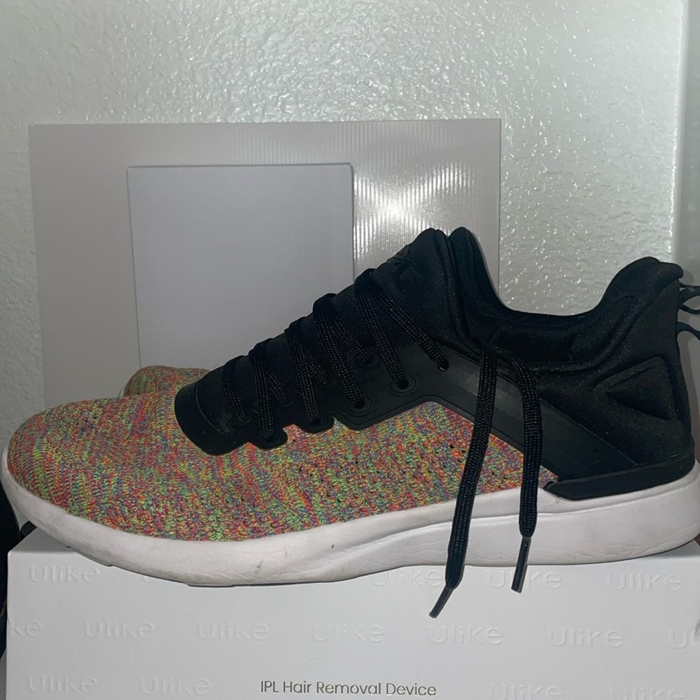 APL techloom tracer W sneakers